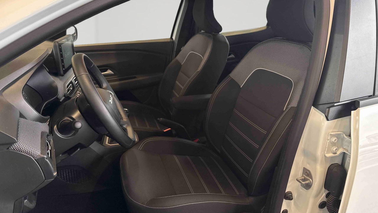 Dacia Sandero TCe 90 GSR2 — photo 11