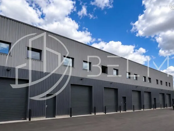 LOCAL D'ACTIVITE 162 m² SAINT-PIERRE-DU-PERRAY