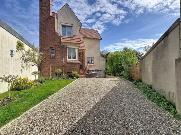 Maison et terrain 7 pièces 144 m²