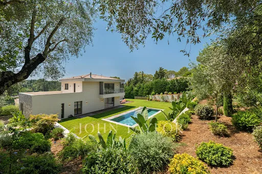 Maison 7 pièces 260 m²