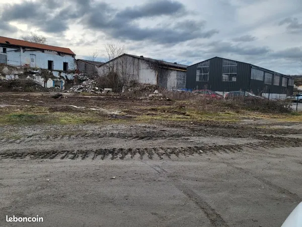 Terrain en zone industrielle