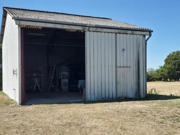 Hangar de 80m²