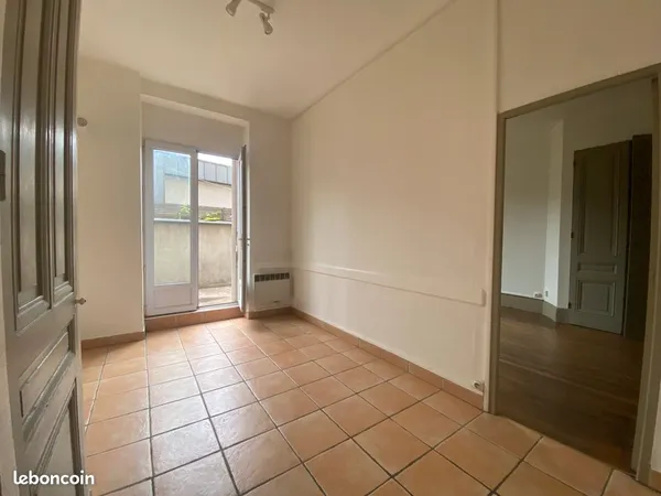38 m2 - Rénové - Quartier DOUA
