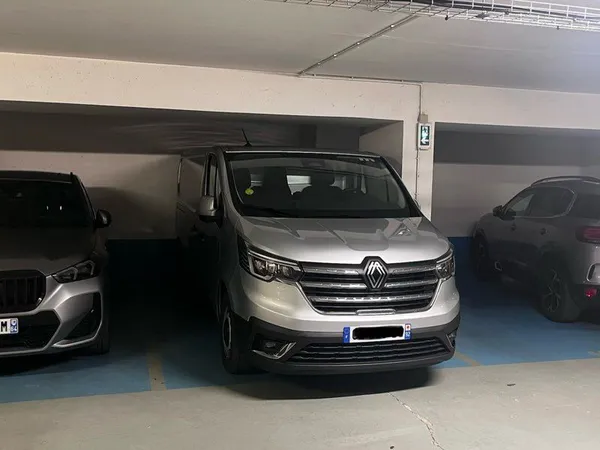 Grande place de parking Boulogne Les Passages