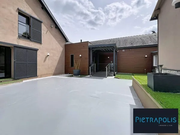 Maison 4 pièces 203 m²