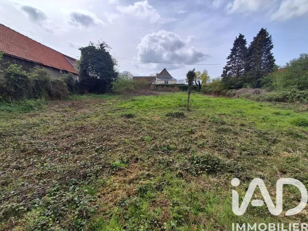 Terrain 817 m²