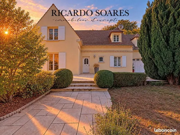 Maison 8 pièces 205 m²