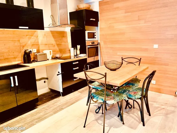 Maison de village meublée T4 - 95 m² - Gignac - 1 080 CC