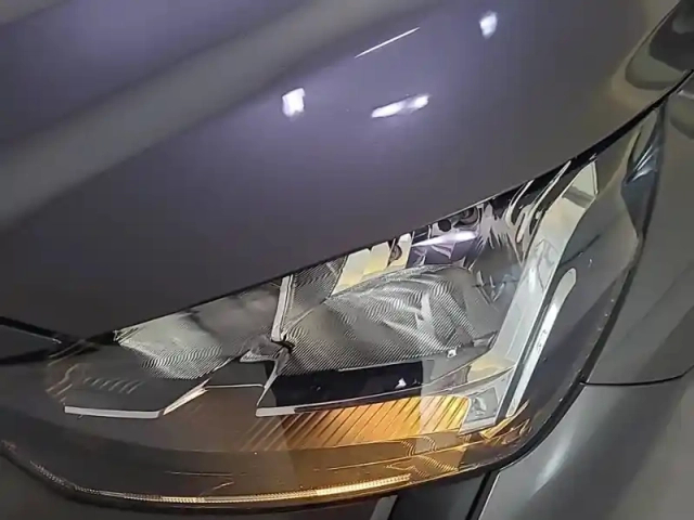 Peugeot 208 puretech 75 s&amp;s bvm5 — photo 44