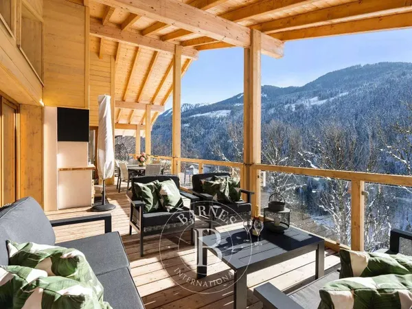 Maison 7 pièces 239 m²