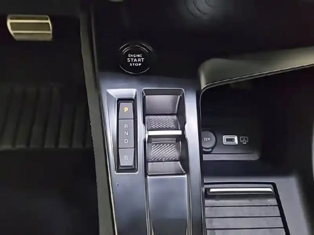 Peugeot 408 phev 225 e-eat8 — photo 39