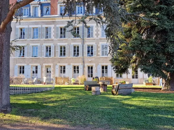 Magnifique T4 82m² lumineux - Ancien Couvent des Franciscaines - Blois centre