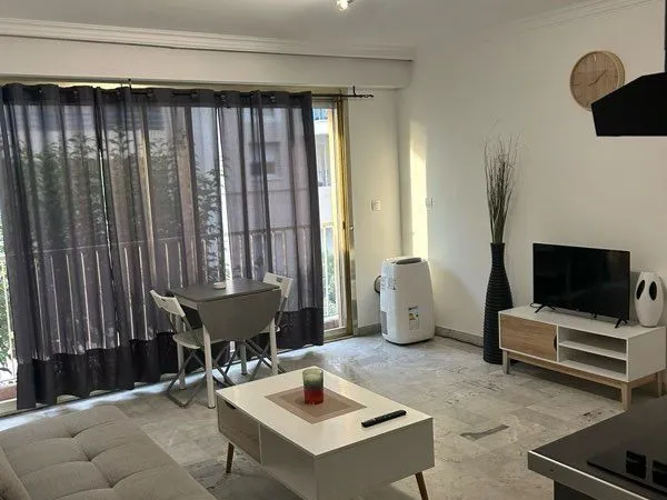 Appartement 2 pieces meublé a louer octobre / juin
