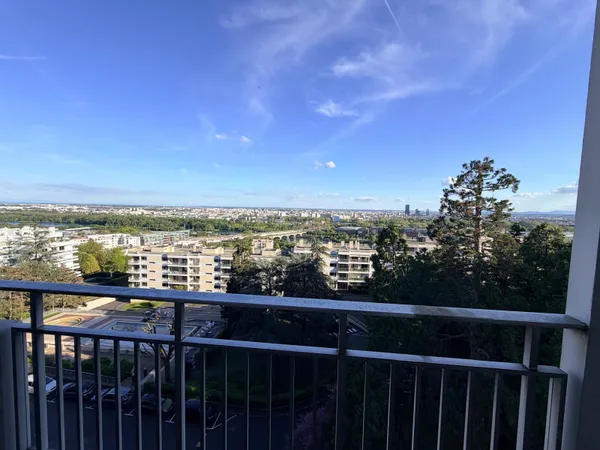 Loue appartement T3 renové à Caluire
