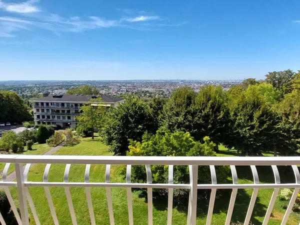 Bel appartement dernier étage avec vue panoramique