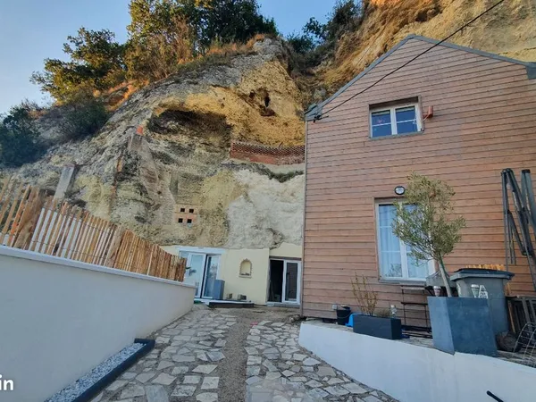 Maison semi troglodytique avec vue sur Loire - Rochecorbon 349 000 - 160 m² habitables environ - ter