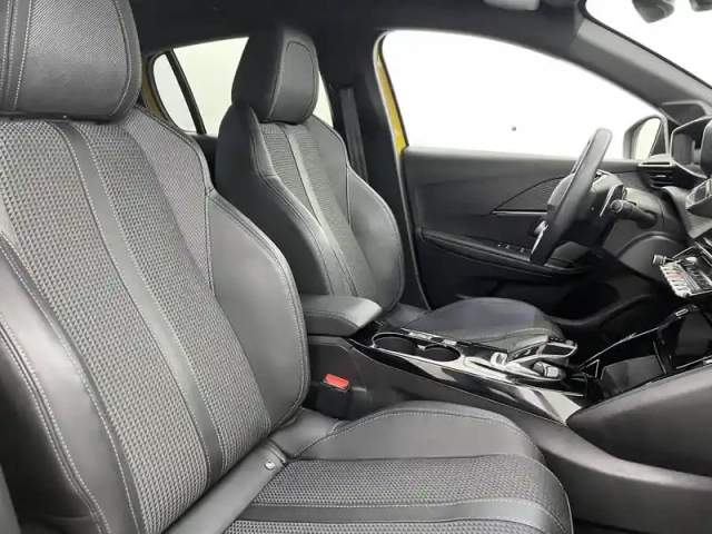 Peugeot 208 puretech 100 s&amp;s eat8 — photo 27