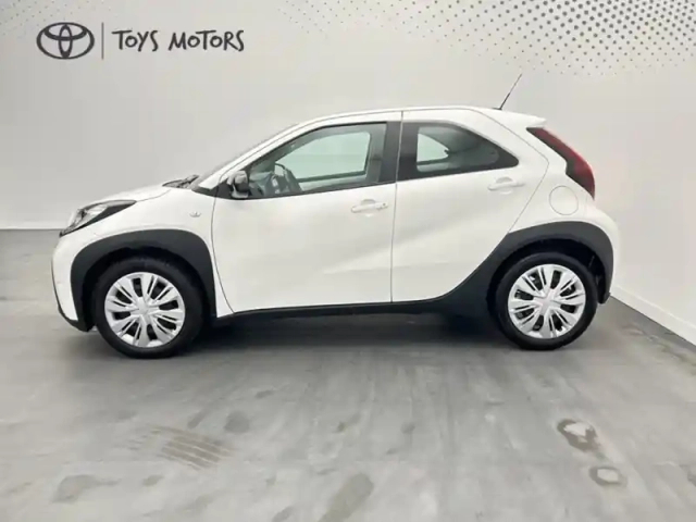 Toyota Aygo 1.0 s-cvt 72 dynamic — photo 2