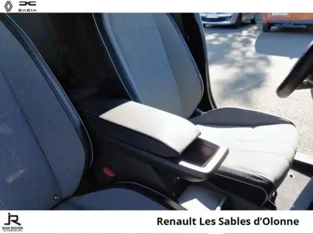 Renault Megane e-tech electric ev60 220ch techno super charge — photo 15