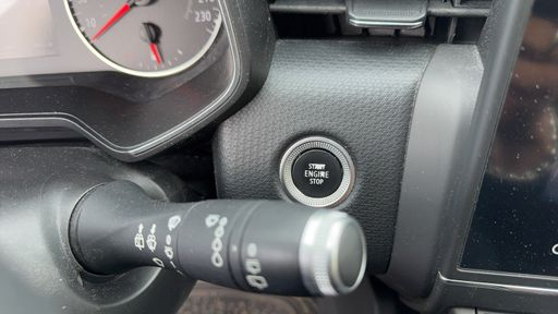 Renault Clio 1.0 SCe 75 - Zen – 2019 – 20802 km – Essence – Boîte Manuelle — photo 11