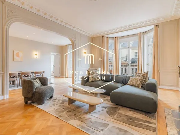 Appartement 6 pièces 270 m²