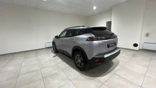 Peugeot 2008 puretech 100 s&amp;s bvm6 — photo 7