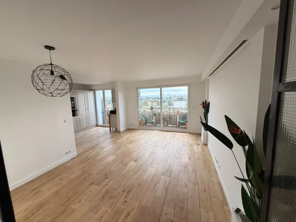 SAINT-GRATIEN - SUPERBE 4 PIÈCES DE 78 M² AVEC BALCON ET VUE