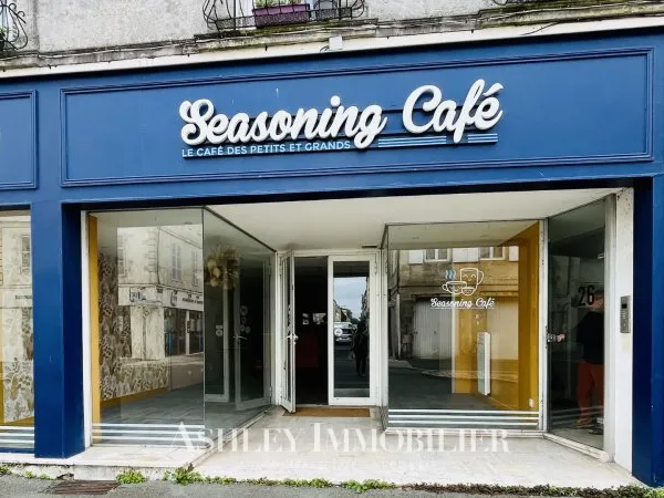À LOUER LOCAL COMMERCIAL 150 m2 ROCHEFORT PLACE COLBERT