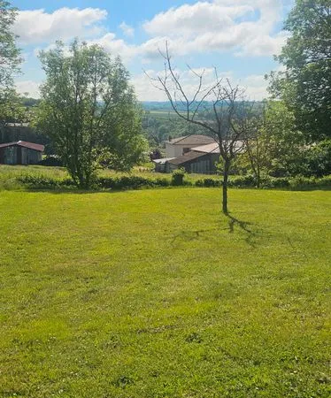 Terrain constructible Saint clair de la tour 38110