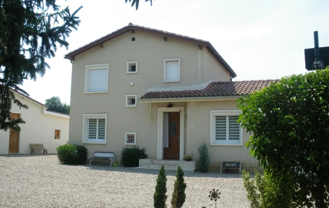 Photo 1