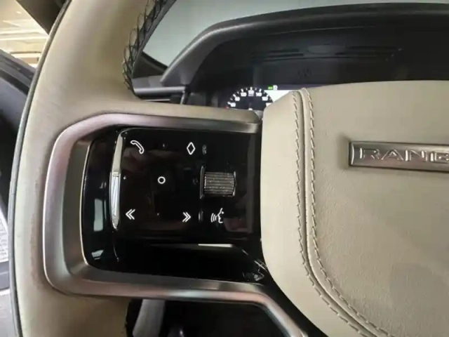Land Rover Range Rover velar 2.0 p400e 404ch phev r-dynamic se awd bva — photo 15