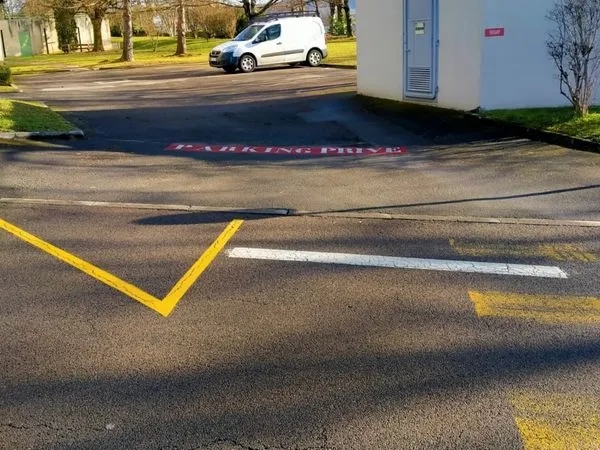 Parking rue du chasnot près de la gare viotte 35e mensuel