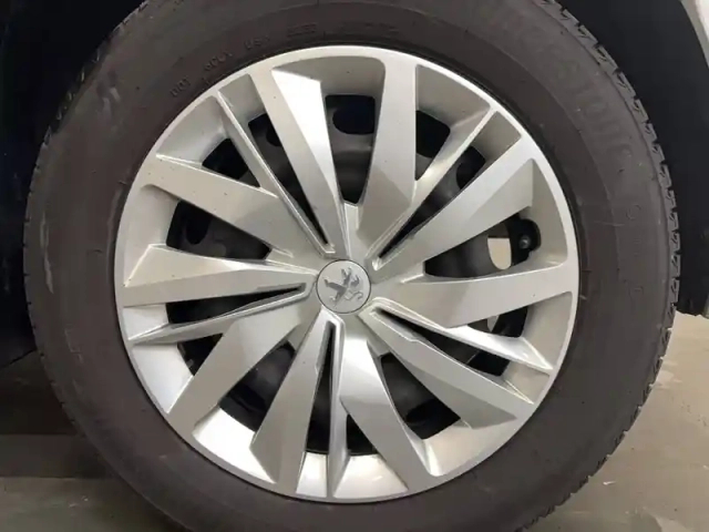 Peugeot 208 puretech 75 s&amp;s bvm5 — photo 19