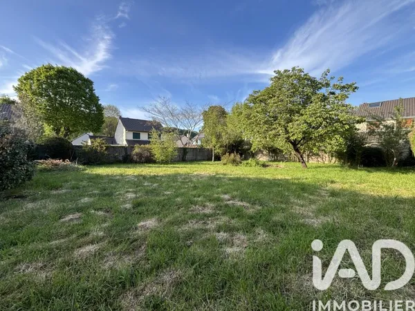 Terrain 563 m²