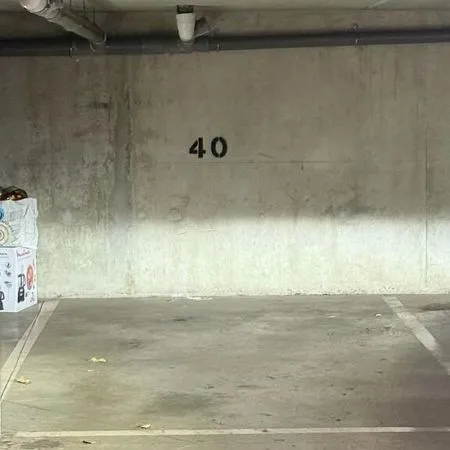 Place de parking couverte sécurisée à louer - Saint-Ouen-l'Aumône (95310)