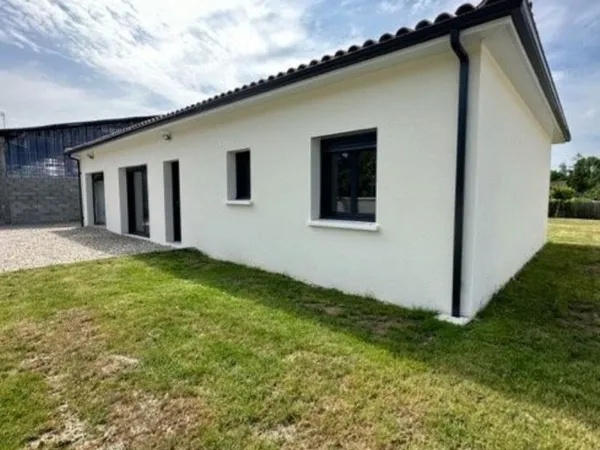 Maison neuve Charnas