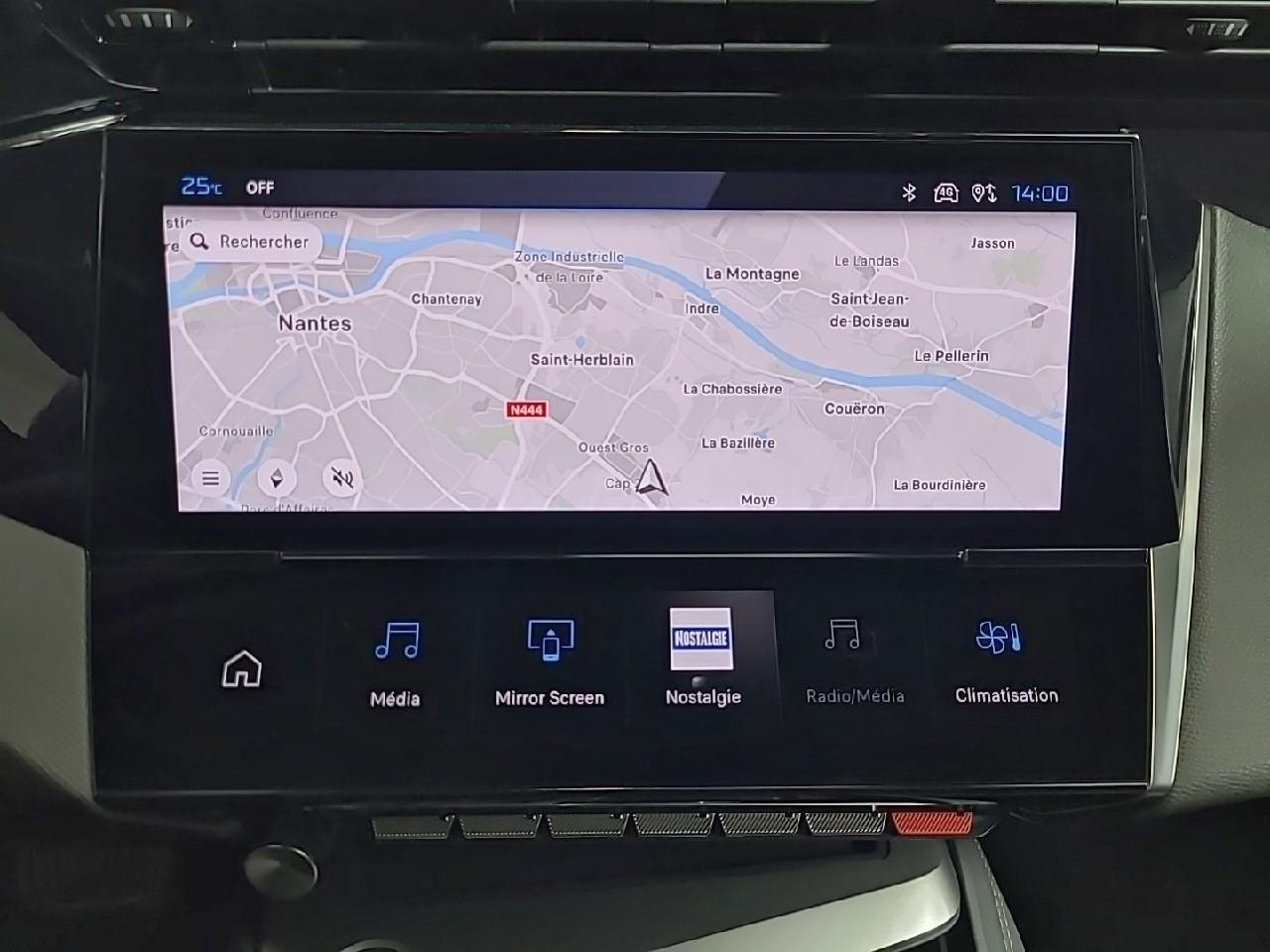 Peugeot 308 puretech 130ch s&s eat8 allure pack — photo 11