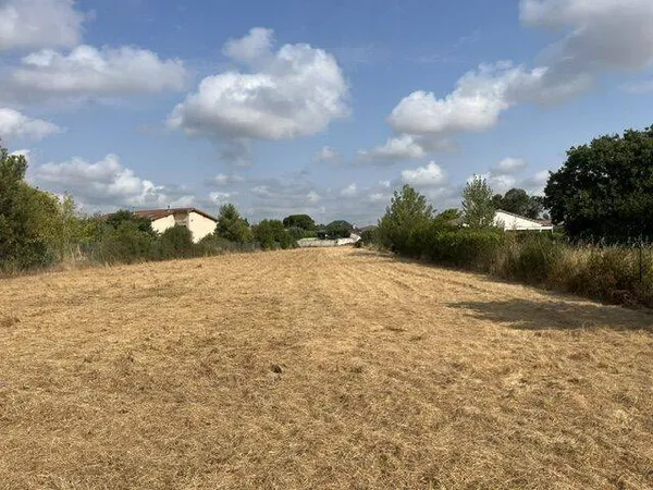 Terrain 2800 m²