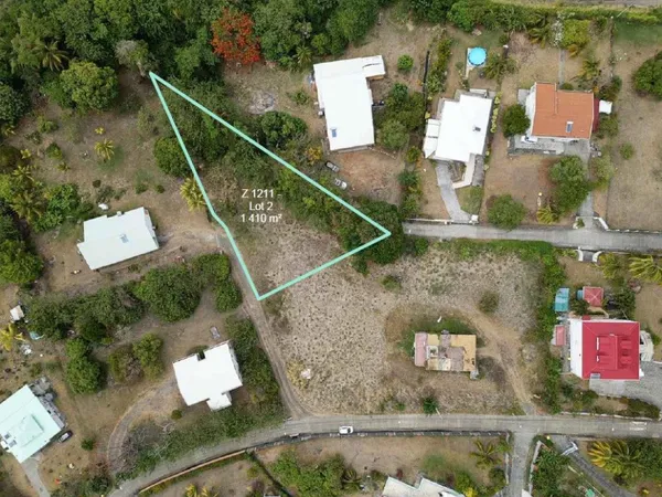 Beau terrain plat à bâtir, opportunité unique