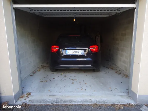 Box garage