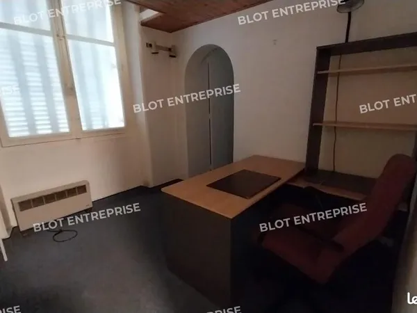 Bureaux 75 m²
