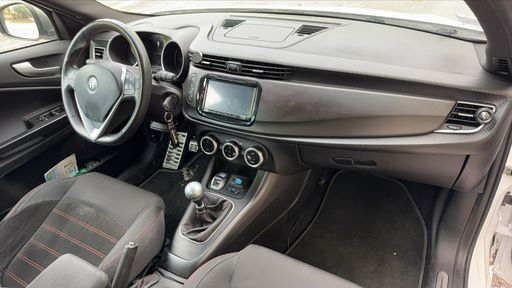 Alfa Romeo Giulietta 2.0 JTDm 150 - Imola – 2018 – 116442 km – Diesel – Boîte Manuelle — photo 15