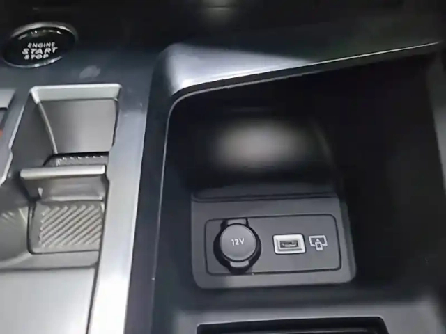 Peugeot 308 sw phev 180 e-eat8 — photo 42
