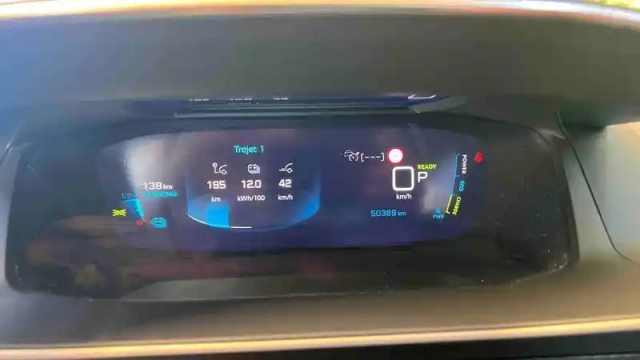 Peugeot 208 electrique 50 kwh 136ch — photo 16