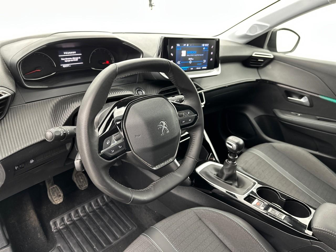 Peugeot 208 puretech 100 s&s bvm6 allure — photo 9