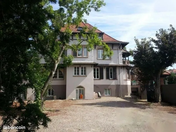 3 appartements dans maison de maître à Cernay