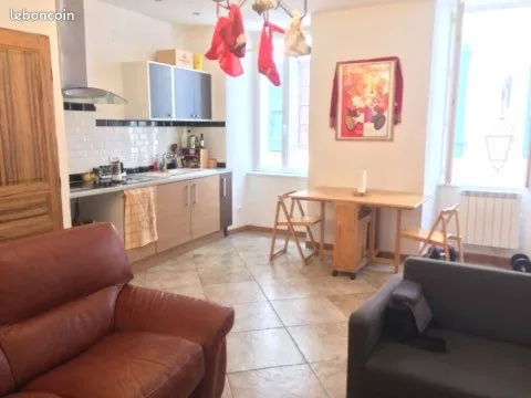 Centre ville F2 rénové, particulier, vendu libre