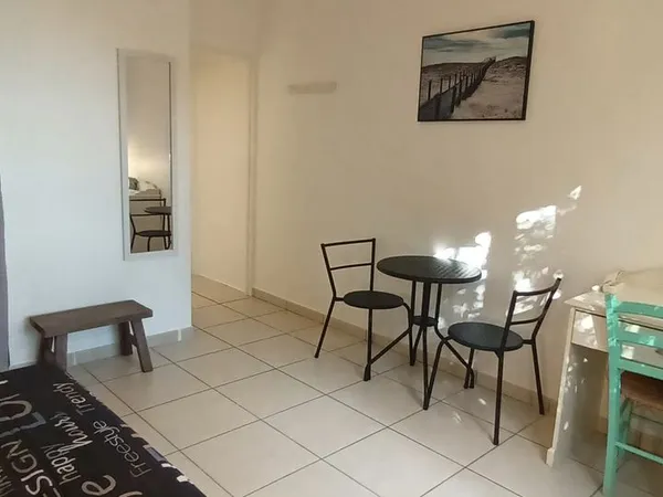 Studio indépendant dans villa