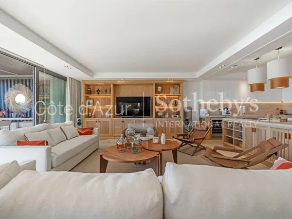 Penthouse avec vue mer et terrasse de 200 m² à vendre aux Issambres proche Sainte-Maxime