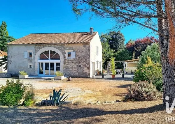 Maison 6 pièces 244 m²